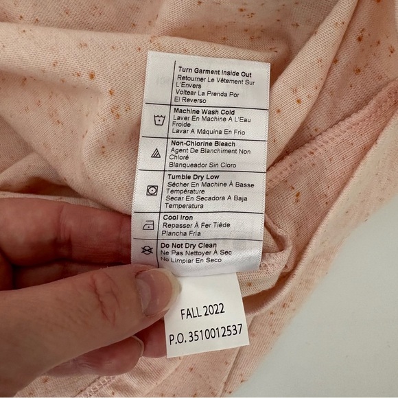 NWT Carhartt Women's Relaxed Fit Midweight V Neck Long Sleeve Shirt S - Picture 7 of 7